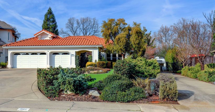 1583 Misty Wood Drive in Roseville
